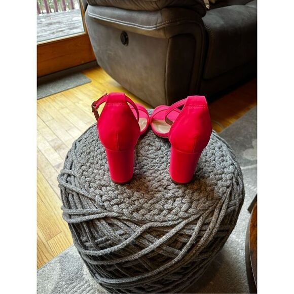 Hot Pink strap block heels. 8.5 Wilddiva - Picture 9 of 11